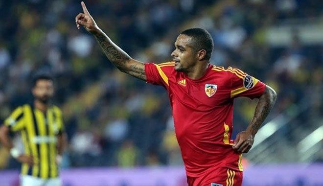 SERGEN YALÇIN´DAN FLAŞ KARAR 