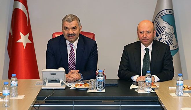 BÜYÜKŞEHİR´DE KOCASİNAN ZİRVESİ