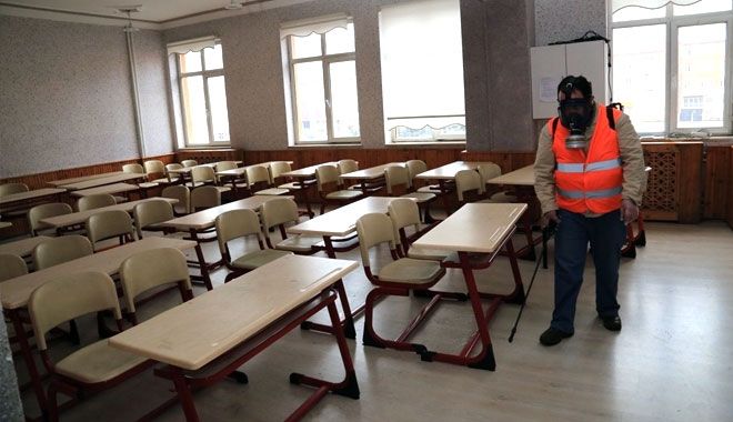 MELİKGAZİ´DE OKULLAR İLAÇLANIYOR