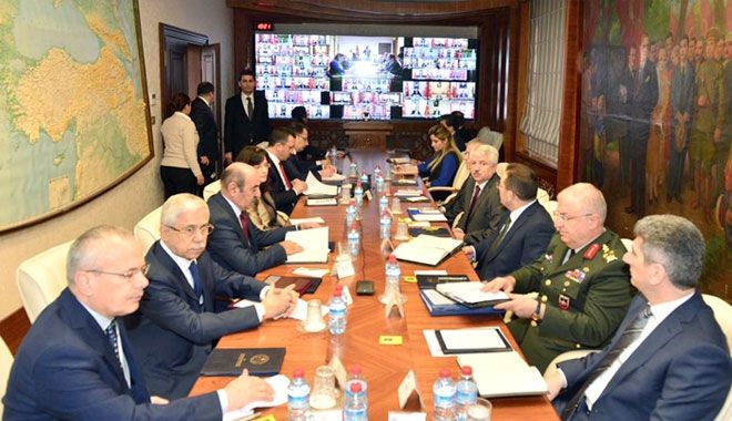 BAKAN ÖZHASEKİ 26 VALİYLE TELEKONFERANSLA GÖRÜŞTÜ