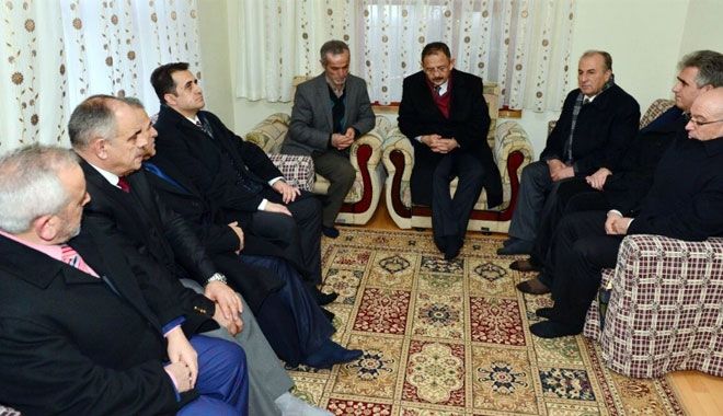 BAKAN ÖZHASEKİ ŞEHİT AİLELERİNİ VE GAZİLERİ ZİYARET ETTİ...