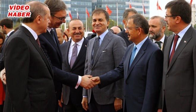 BAKAN ÖZHASEKİ SIRBİSTANLI MEVKİDAŞIYLA BİR ARAYA GELDİ.