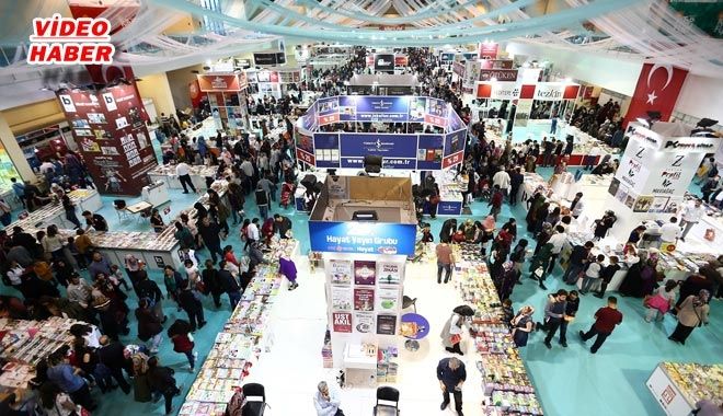 KİTAP FUARINI İLK GÜNDE 50 BİN KİŞİ ZİYARET ETTİ.