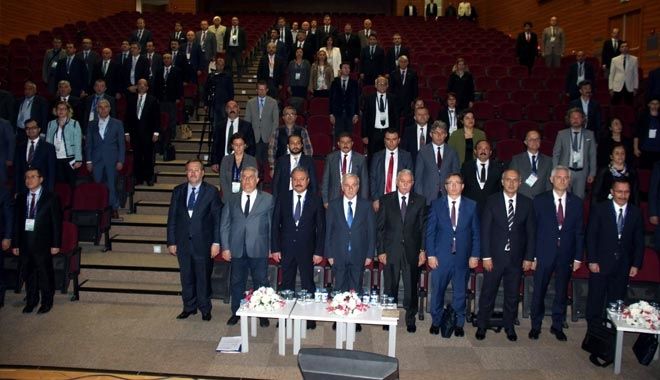 ÜNİVERSİTE HASTANELERİNİN SORUNLARI KAYSERİ´DE KONUŞULDU