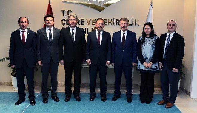 KANSERE KARŞI DERNEĞİ BAKAN ÖZHASEKİ´Yİ ZİYARET ETTİ