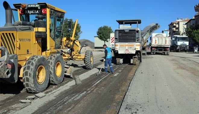 ANA CADDELERDE ASFALT ÖNCESİ HAZIRLIK DEVAM EDİYOR