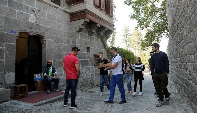 RUSYA´NIN İNTERNET FENOMENLERİ TALAS´TA