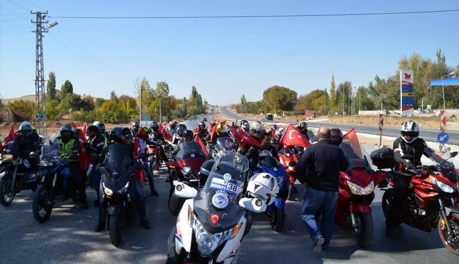MOTORCULAR BÜNYANLI ŞEHİTLER İÇİN SÜRDÜ