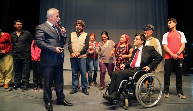 VALİ KAMÇI ?BU İŞTE BİR SAKATLIK VAR? 