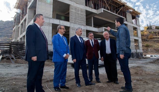 BAŞKAN ÇELİK HACILAR´DA İNCELEMEDE BULUNDU.