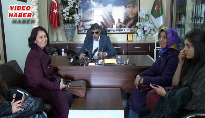 ?ÜNİVERSİTELİ  KIZLAR´DAN  AHDE VEFA