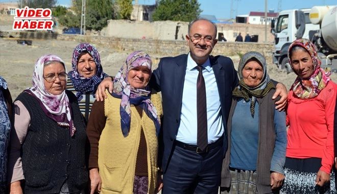 KENDİ EKMEĞİNİ PİŞİREN KADINLARIN YÜZÜ GÜLÜYOR