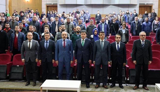 30 YILLIK BEDEN EĞİTİMİ ÖĞRETMENLERİNE PLAKET VERİLDİ