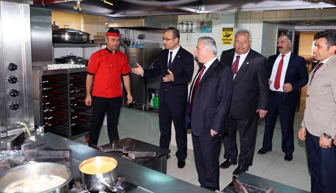 VALİ KAMÇI´DAN KIZILAY´A ZİYARET