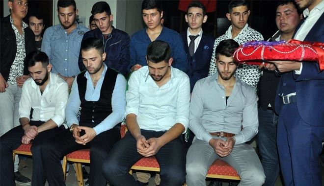 AĞABEY VE KARDEŞİ,