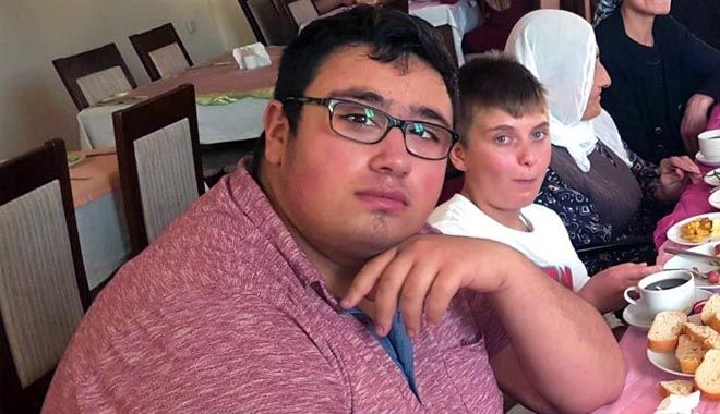 ARKADAŞLARI ALAY EDİNCE