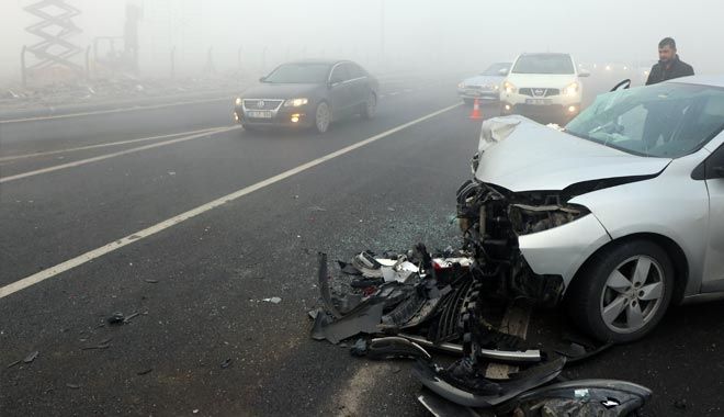 YOĞUN SİS KAZAYA NEDEN OLDU