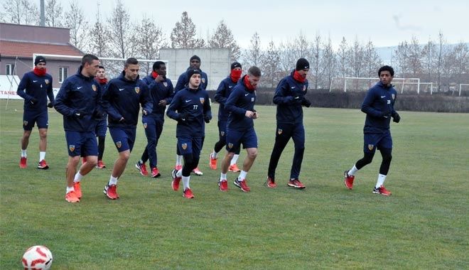 KAYSERİSPOR MAÇ SAATİNİ BEKLİYOR
