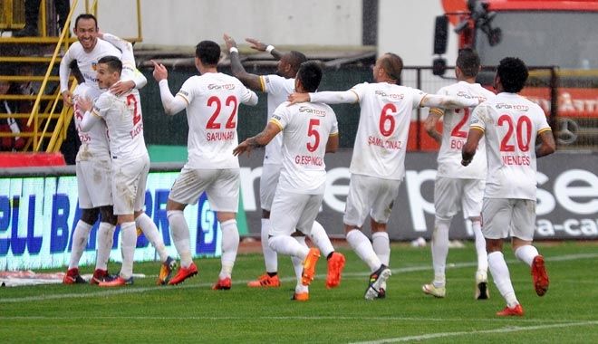 KAYSERİSPOR ?UMUT´ BESLİYOR