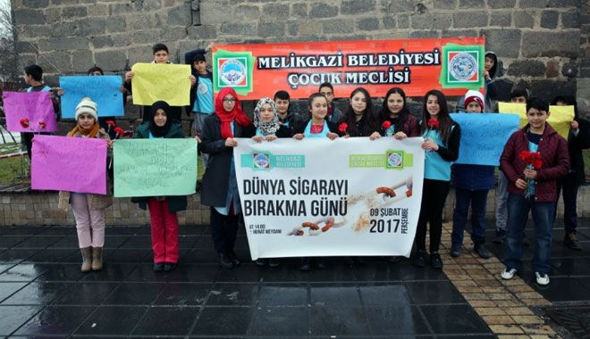 ÇOCUK MECLSİ´NİN GENÇ YÜREKLERİ 