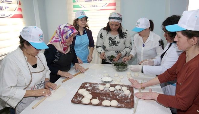 AMERİKALI HORN VE MEKSİKALI JUDİTH