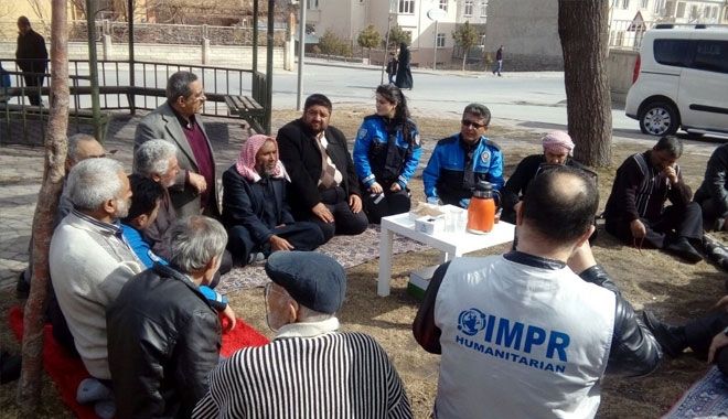 TÜRK VATANDAŞLARI İLE SURİYELİ MÜLTECİLER PARKTA BULUŞTU 