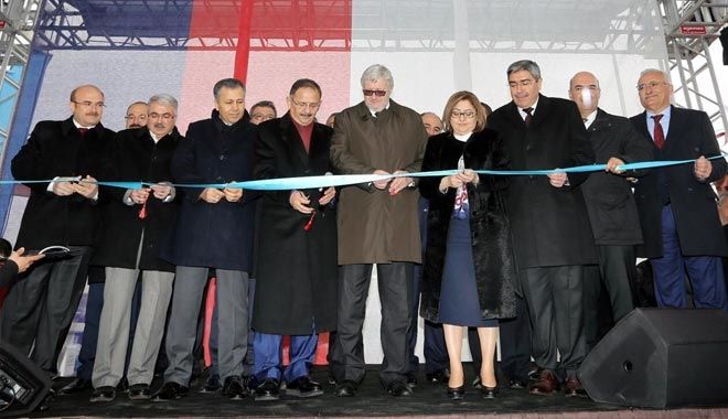 BAKAN ÖZHASEKİ, GAZİANTEP´TE ESNAF VE SANATKARLARLA BULUŞTU