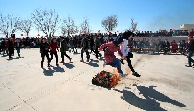 İMKB FEN LİSESİNDEN NEVRUZ ETKİNLİĞİ