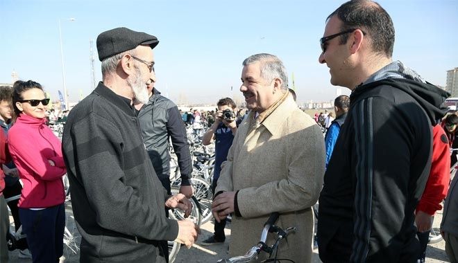 SAĞLIK İÇİN PEDALLADILAR