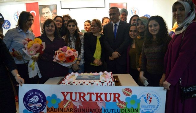 MELİKGAZİ KIZ ÖĞRENCİ YURDU´NDA KUTLAMA 