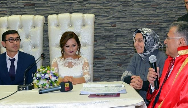 İLK ÜÇ AYDA MELİKGAZİ´DE 575 ÇİFT ´EVET´ DEDİ