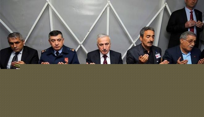 VALİ KAMÇI ŞEHİT KİLCİ´NİN MEVLİDİNE KATILDI