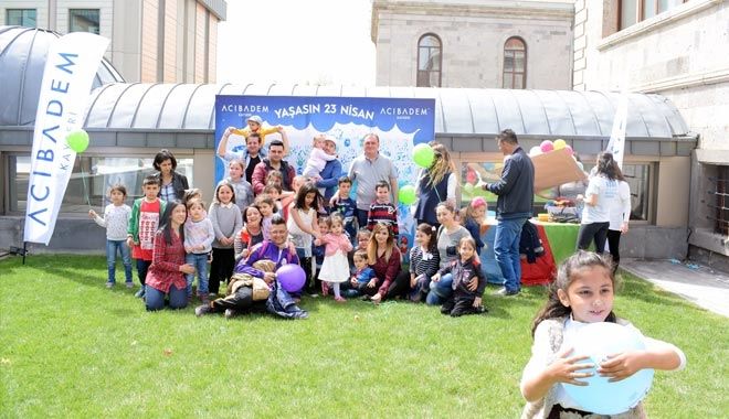 23 NİSAN COŞKUSU ACIBADEM KAYSERİ HASTANESİ´NDE 