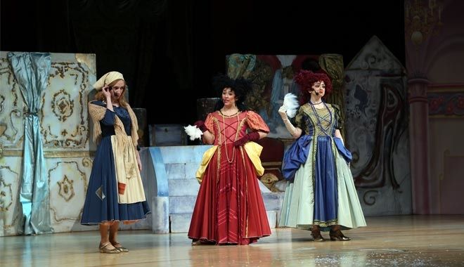 ?SİNDERELLA? SAHNELENDİ