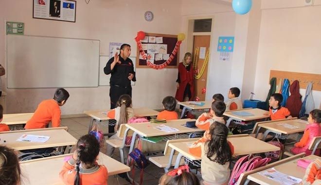 ÖĞRENCİLERE YANGINLARIN ÇIKIŞ NEDENİ VE