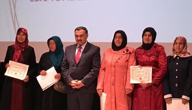 AİLE EĞİTİM PROGRAMI´NA KATILANLAR BELGELERİNİ ALDI