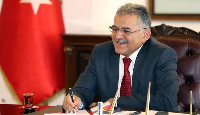 EMLAK SERVİSİNDE VERGİ MESAİSİ