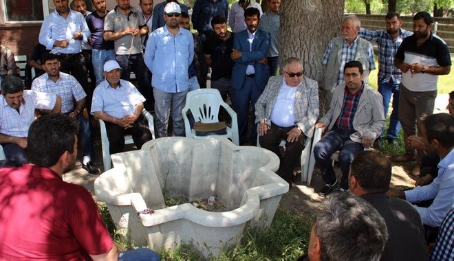 Ruhsatsız Hayvan Pazarına Alınmayan Besiciler 