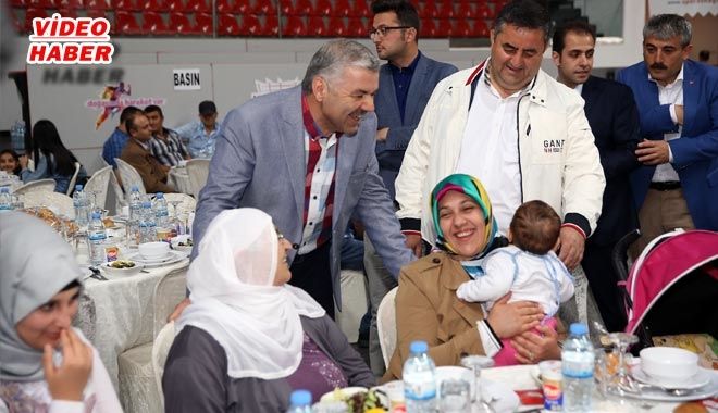 Başkan Çelik, Çalışma Arkadaşlarıyla İftar Yaptı