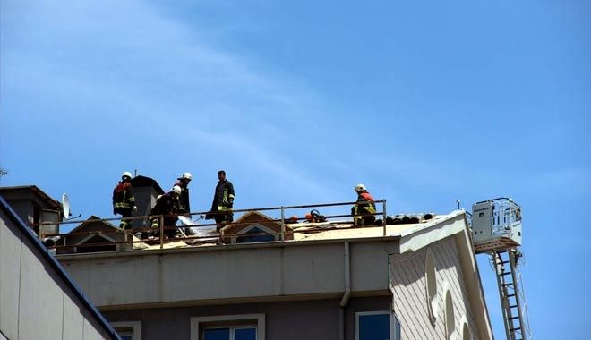 9 KATLI BİNADA ÇIKAN YANGIN KORKUTTU