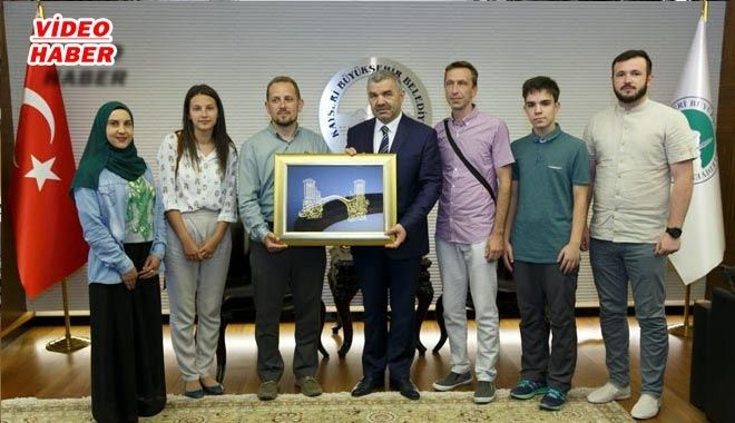 BAŞKAN  ÇELİK  MOSTAR´DAN  KONUKLAR  AĞIRLADI?