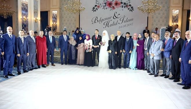 MEVLÜT   BİLİCİ  KIZINI  EVLENDİRDİ?