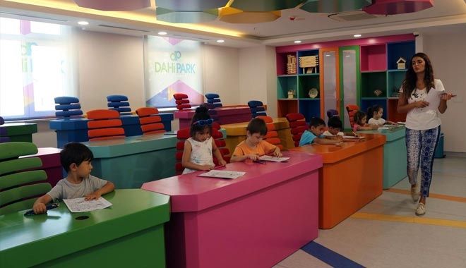 ÜSTÜN ZEKALI ÇOCUĞU OLANLARA BURS MÜJDESİ!