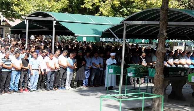 CİNAYETE KURBAN GİDEN GENÇ DEFNEDİLDİ