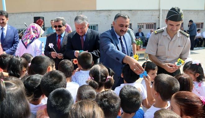 DEVELİ´DE İLKÖĞRETİM HAFTASI KUTLAMALARLA AÇILDI