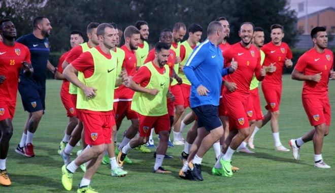 KAYSERİSPOR, SİVAS´TAN PUANLARLA DÖNMEK İSTİYOR 