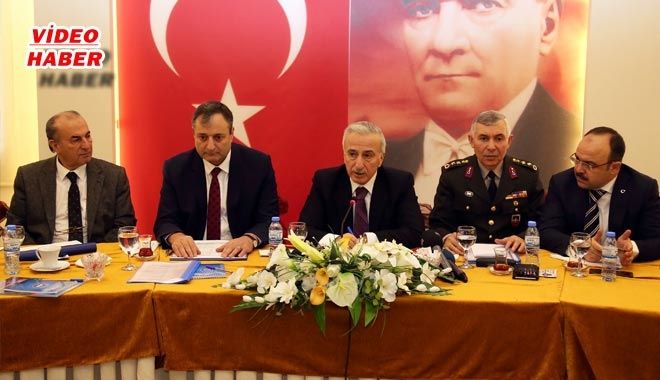 VALİ KAMÇI, EMNİYET VE JANDARMA´NIN 2017 ÇALIŞMALARINI DEĞERLENDİRDİ.