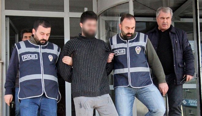 ANNESİNİ DÖVEN BABASINI