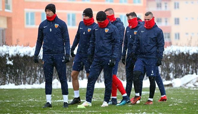 KAYSERİSPOR YOLA ÇIKTI