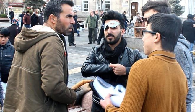 ´ÇIĞLIK´ MASKELİ GENÇLERE